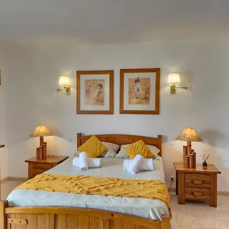 Casa Isabella - Moradia Com 3 Quartos * Lagos
